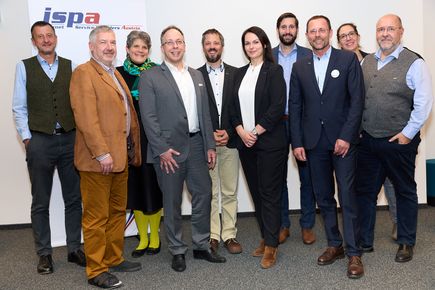 Ein Gruppenfoto des gesamten ISPA-Vorstands im Vereinsjahr 2023-2024