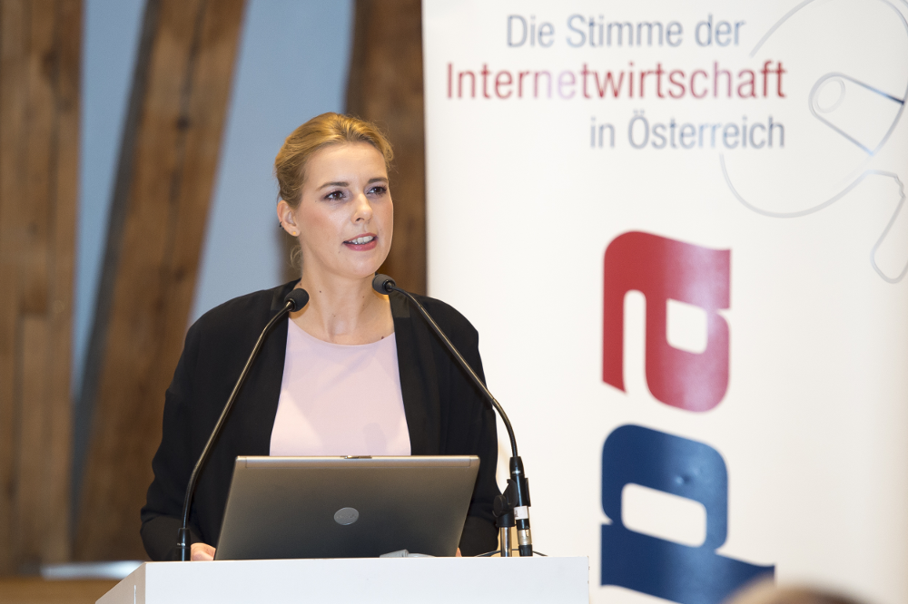 Staatssekretärin Steßl beim Internet Governance Forum 2015