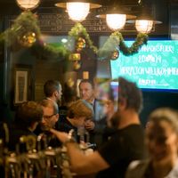 Die G&auml;ste wurden mit ausgezeichnetem Pub Food versorgt.