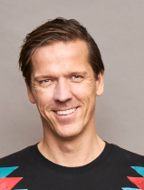 Portrait Michael Katzlberger, l&auml;chelnd