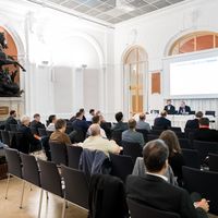 ISPA Mitglieder folgen den Ausf&uuml;hrungen des Pr&auml;sidenten.